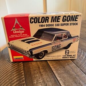 Lindberg 1964 Dodge 330 Super Stock Color Me Gone Roger Lindamood 1:25 Model Kit